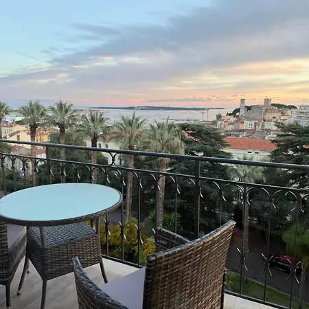 3br Sea View Private Terrace Steps To Old Town & Palais