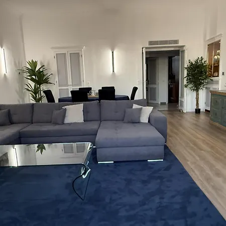 3br Sea View Private Terrace Steps To Old Town & Palais Cannes