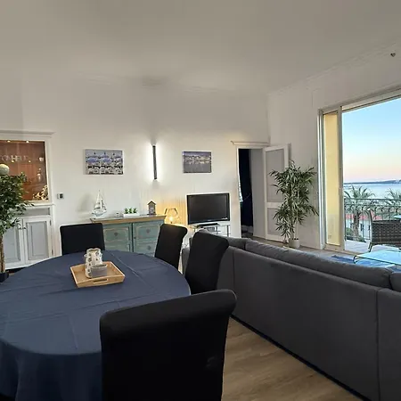 Lejlighed 3br Sea View Private Terrace Steps To Old Town & Palais
