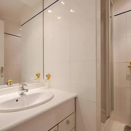 Apartment 3br Sea View Private Terrace Steps To Old Town & Palais