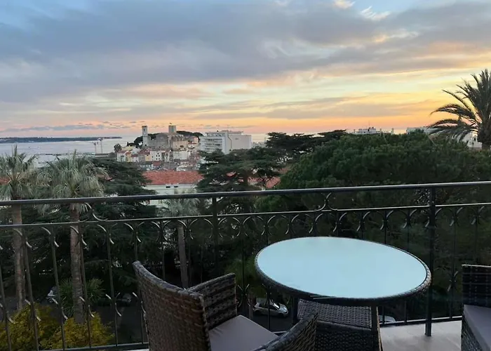 Newly Renovated! Harbour View On Balcony Terrace Daire Cannes